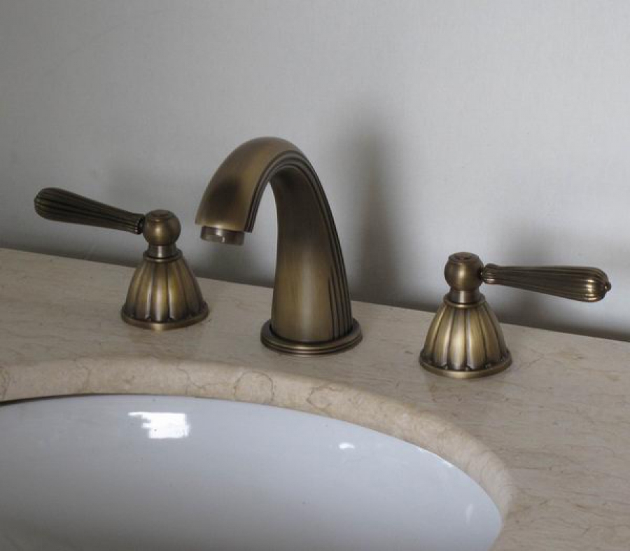 Antique Brass Three Hole Bathroom Vanity Faucet